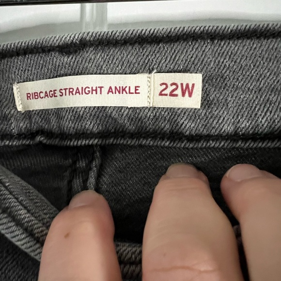Levi’s Ribcage Straight Ankle - Picture 6 of 11